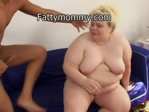 Obese blonde woman learning fucking sex with young boy cock on the sofa 