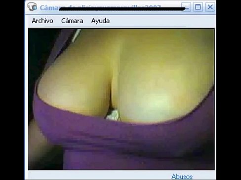 Milf exhibiendo sus boobies en webcam 