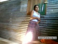 Porno gratis Chola boliviana mostrando su coño peludo amateur peruano